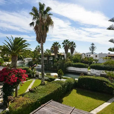 Villa Canal With Yacht Parking *